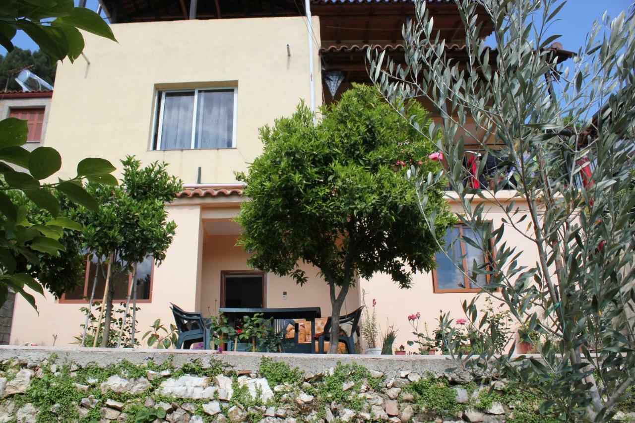 Guest House Noah&Kristel Berat Exterior photo
